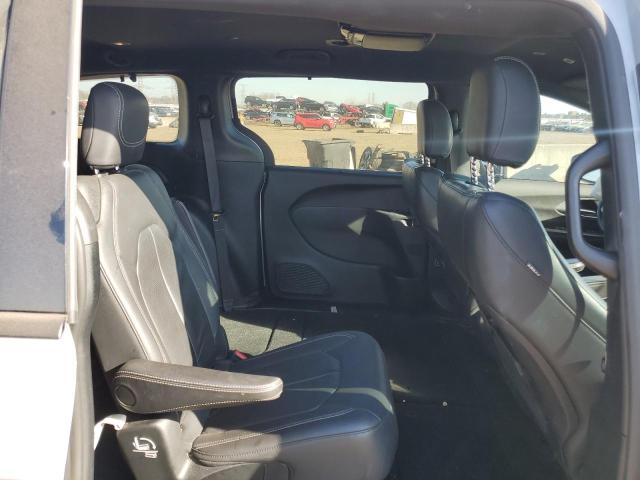 2C4RC1BG2JR174805 - 2018 CHRYSLER PACIFICA TOURING L SILVER photo 11