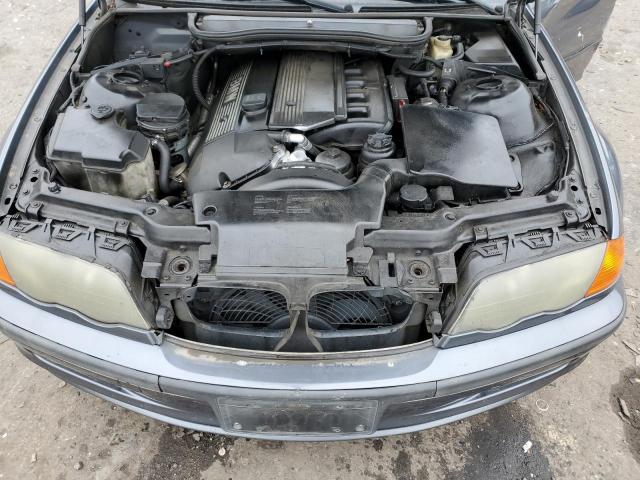 WBAAV33401FU92983 - 2001 BMW 325 I GRAY photo 11