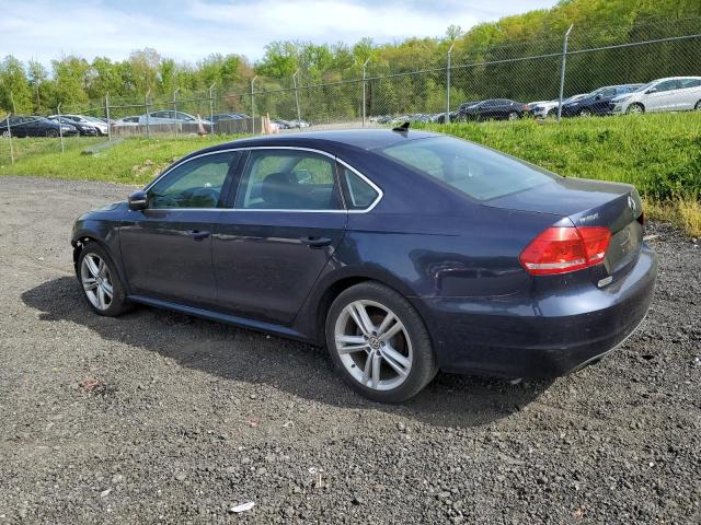 1VWBV7A35FC030370 - 2015 VOLKSWAGEN PASSAT SE BLUE photo 2