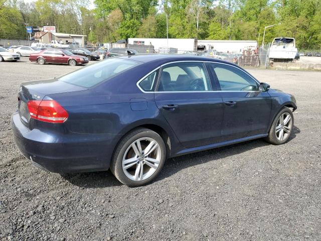 1VWBV7A35FC030370 - 2015 VOLKSWAGEN PASSAT SE BLUE photo 3