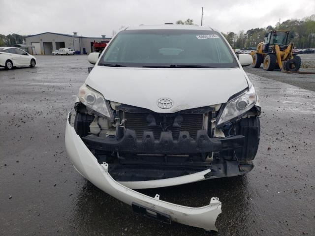 5TDYK3DC8CS227974 - 2012 TOYOTA SIENNA XLE WHITE photo 5