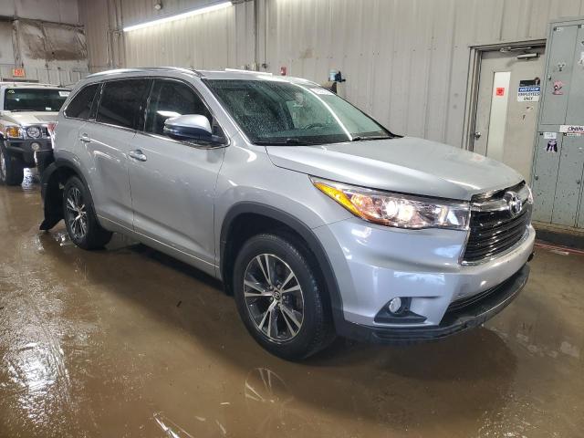 5TDJKRFH9GS276510 - 2016 TOYOTA HIGHLANDER XLE 银色 照片 4