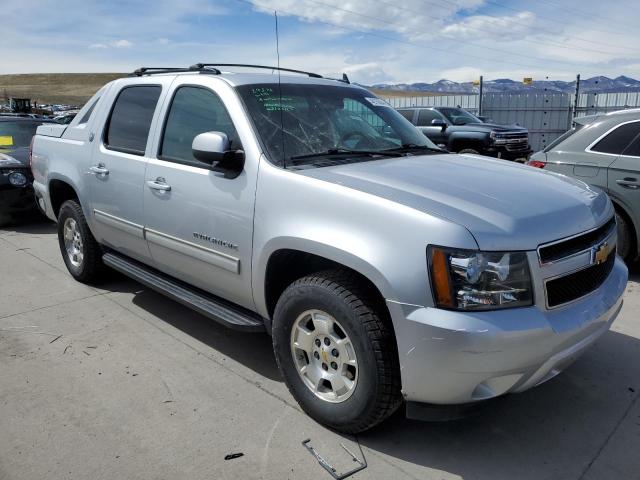 3GNTKEE71DG314033 - 2013 CHEVROLET AVALANCHE LS SILVER photo 4