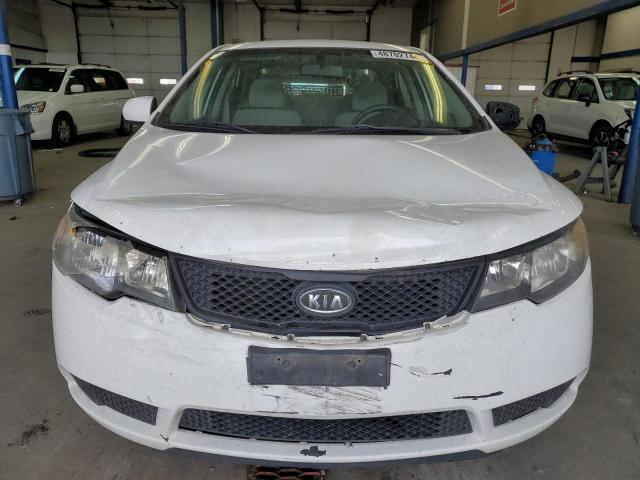 KNAFT4A24A5112844 - 2010 KIA FORTE LX WHITE photo 5