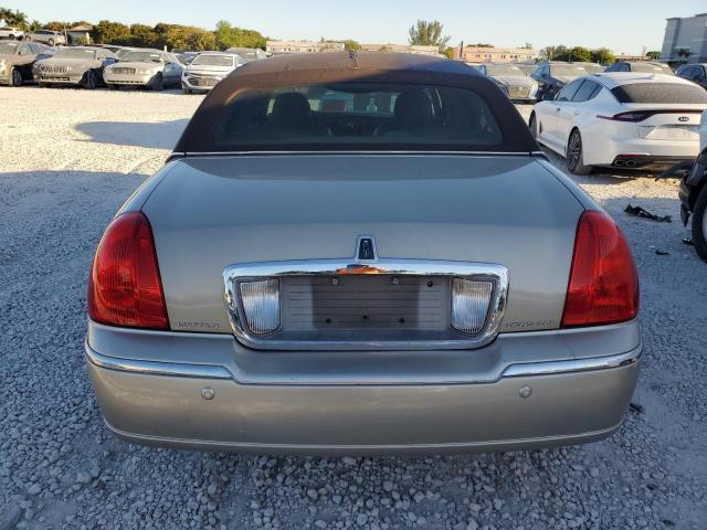 1LNHM81W64Y664976 - 2004 LINCOLN TOWN CAR EXECUTIVE Braun Foto 6