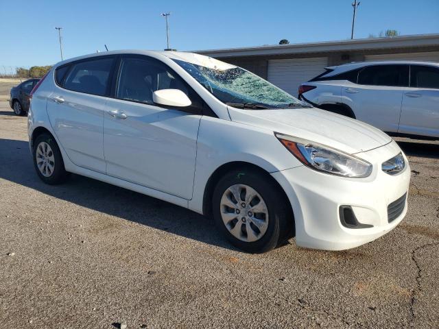 KMHCT5AE6GU238591 - 2016 HYUNDAI ACCENT SE WHITE photo 4