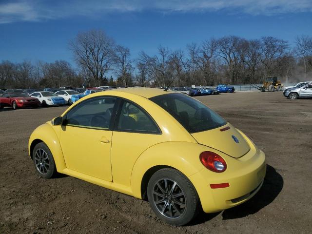3VWPW3AGXAM018270 - 2010 VOLKSWAGEN NEW BEETLE Gelb Foto 2