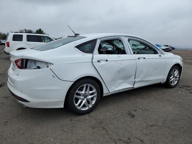 3FA6P0H78DR137402 - 2013 FORD FUSION SE WHITE photo 3