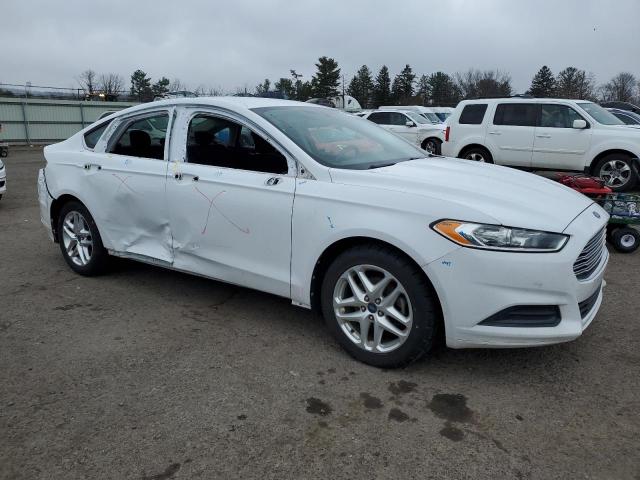 3FA6P0H78DR137402 - 2013 FORD FUSION SE WHITE photo 4