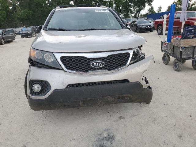 5XYKT3A69DG328490 - 2013 KIA SORENTO LX SILVER photo 5