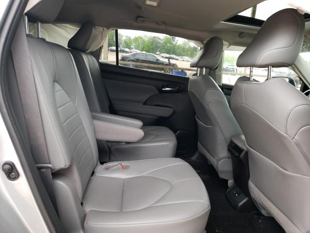 5TDGZRAH3MS040640 - 2021 TOYOTA HIGHLANDER XLE 银色 照片 11