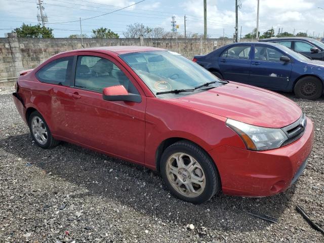 1FAHP3CN3AW133606 - 2010 FORD FOCUS SE BURGUNDY photo 4