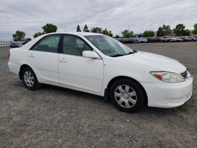 4T1BE32K53U164363 - 2003 TOYOTA CAMRY LE WHITE photo 4