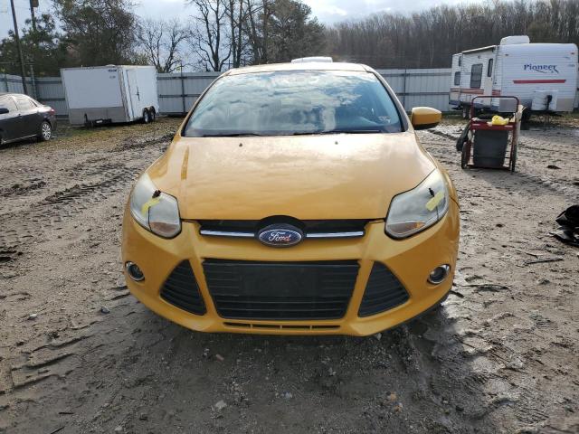 1FAHP3F27CL182829 - 2012 FORD FOCUS SE YELLOW photo 5