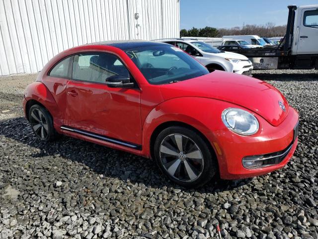 3VW4A7AT2DM611969 - 2013 VOLKSWAGEN BEETLE TURBO RED photo 4