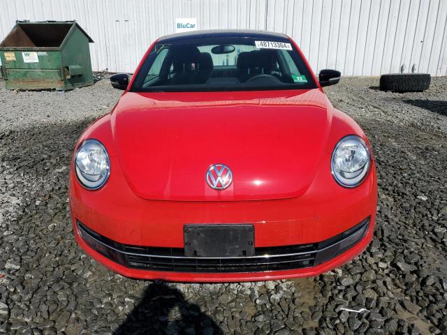 3VW4A7AT2DM611969 - 2013 VOLKSWAGEN BEETLE TURBO RED photo 5