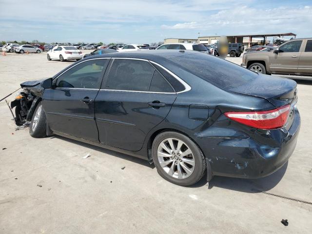 4T1BF1FK6HU806138 - 2017 TOYOTA CAMRY LE BLUE photo 2