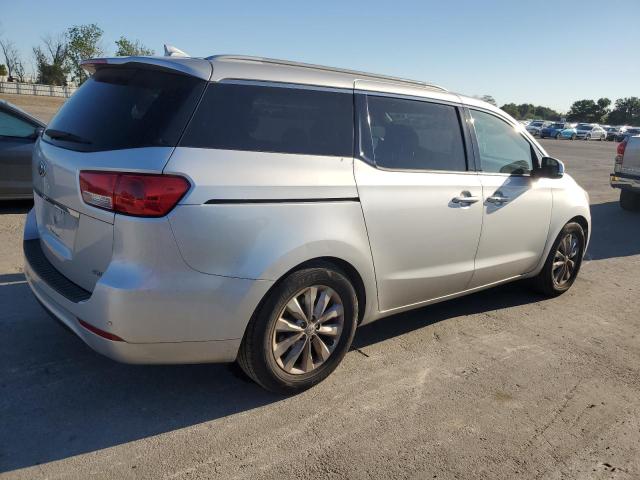 KNDMC5C18F6077070 - 2015 KIA SEDONA EX SILVER photo 3