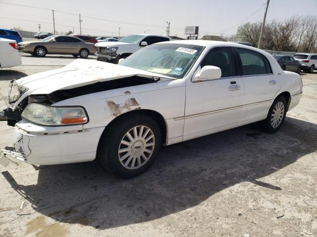2005 LINCOLN TOWN CAR SIGNATURE, 