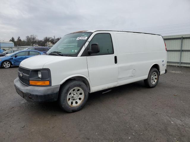 1GCUGADX3A1100650 - 2010 CHEVROLET EXPRESS G1 WHITE photo 1