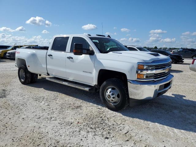 1GC4KYEY1JF111874 - 2018 CHEVROLET SILVERADO K3500 WHITE photo 4