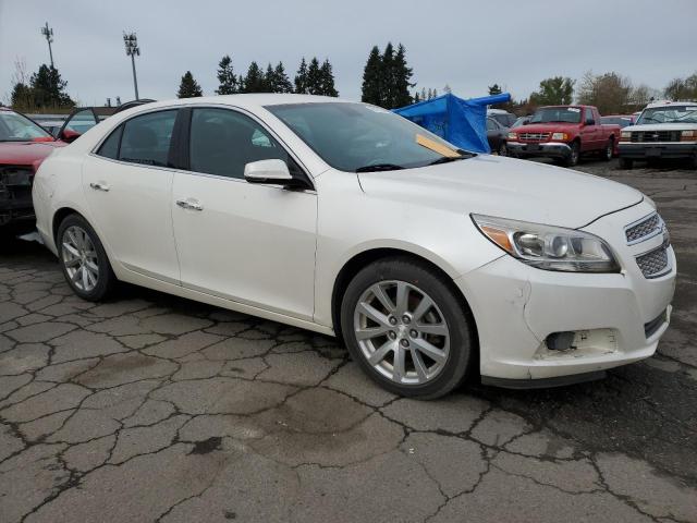 1G11H5SA0DF288615 - 2013 CHEVROLET MALIBU LTZ WHITE photo 4