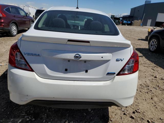 3N1CN7AP9GL901435 - 2016 NISSAN VERSA S WHITE photo 6