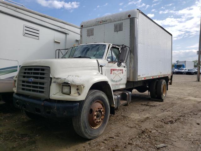 1FDNF80CXSVA77182 - 1995 FORD F800 WHITE photo 1