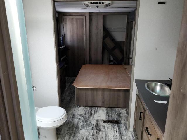 4YDT33025L1532637 - 2020 KEYSTONE SPRINTER TWO TONE photo 6