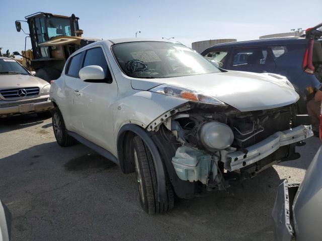 JN8AF5MR6DT201435 - 2013 NISSAN JUKE S WHITE photo 4