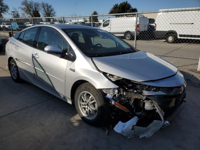 JTDKARFP8H3006444 - 2017 TOYOTA PRIUS PRIM 银色 照片 4