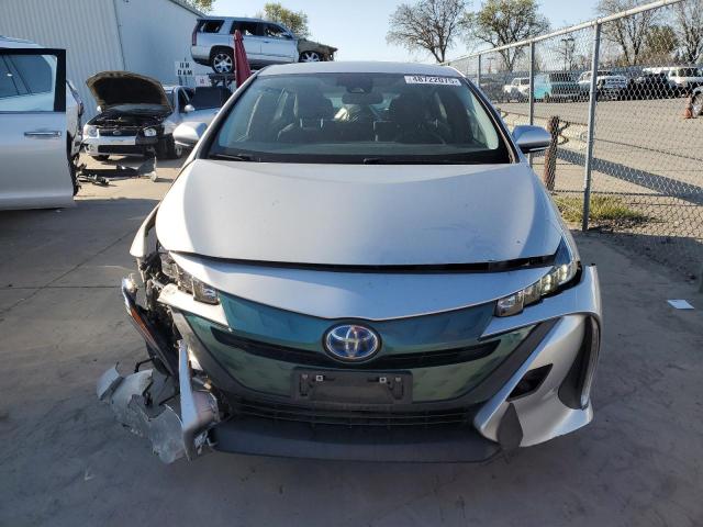 JTDKARFP8H3006444 - 2017 TOYOTA PRIUS PRIM 银色 照片 5