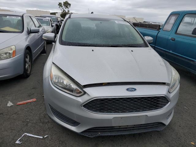 1FADP3K2XFL317925 - 2015 FORD FOCUS SE SILVER photo 5