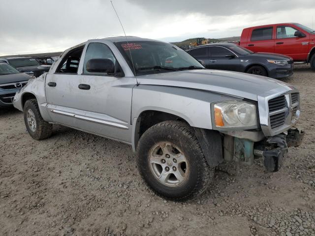 1D7HW58N16S657424 - 2006 DODGE DAKOTA QUAD LARAMIE SILVER photo 4