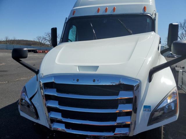 3AKJHHFG0RSUW1014 - 2024 FREIGHTLINER CASCADIA 1 WHITE photo 7