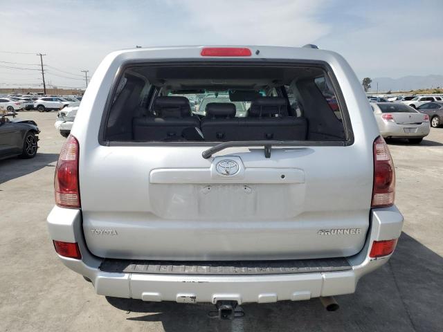 JTEZU14R958031861 - 2005 TOYOTA 4RUNNER SR5 SILVER photo 6