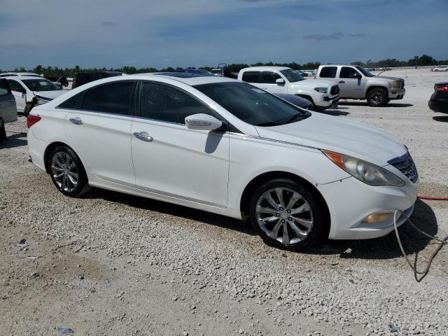 5NPEC4AB9BH218562 - 2011 HYUNDAI SONATA SE WHITE photo 4