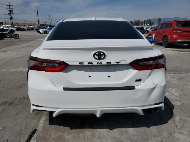 4T1G11AK3PU811162 - 2023 TOYOTA CAMRY SE NIGHT SHADE WHITE photo 6