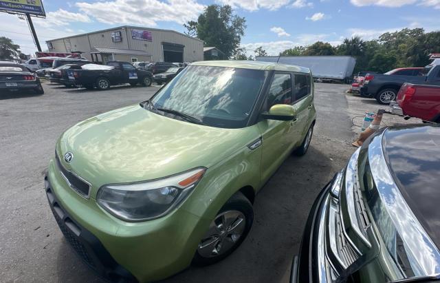 KNDJN2A21G7853834 - 2016 KIA SOUL GREEN photo 2