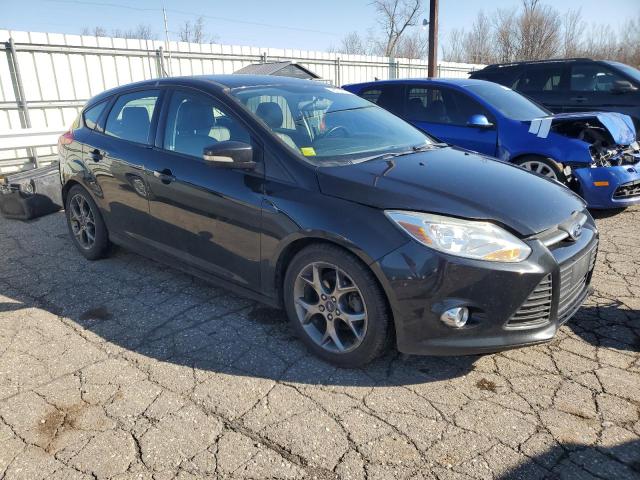 1FADP3K2XEL263637 - 2014 FORD FOCUS SE BLACK photo 4