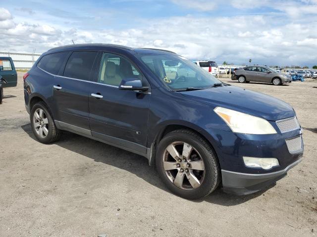 1GNEV33D59S152792 - 2009 CHEVROLET TRAVERSE LTZ BLUE photo 4