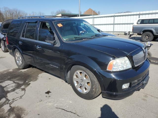 5LMFU28546LJ29157 - 2006 LINCOLN NAVIGATOR შავი ფოტო 4