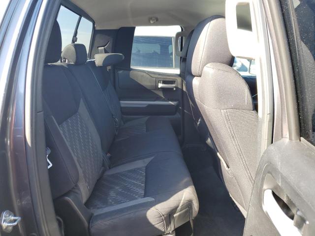 5TFRY5F1XKX245623 - 2019 TOYOTA TUNDRA DOUBLE CAB SR/SR5 GRAY photo 10