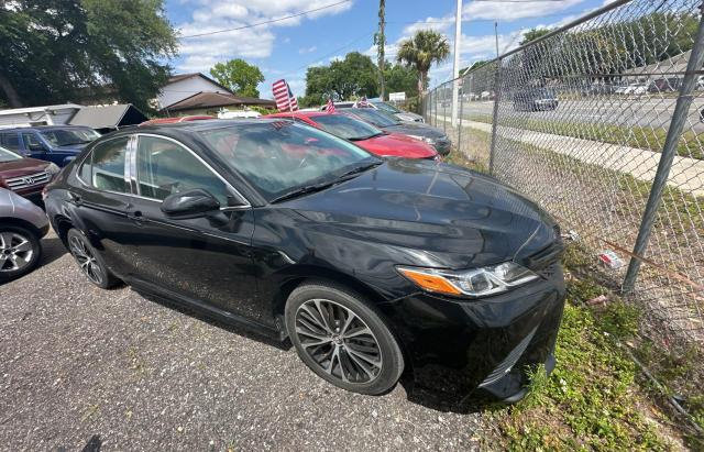 4T1B11HK9JU076985 - 2018 TOYOTA CAMRY L BLACK photo 1