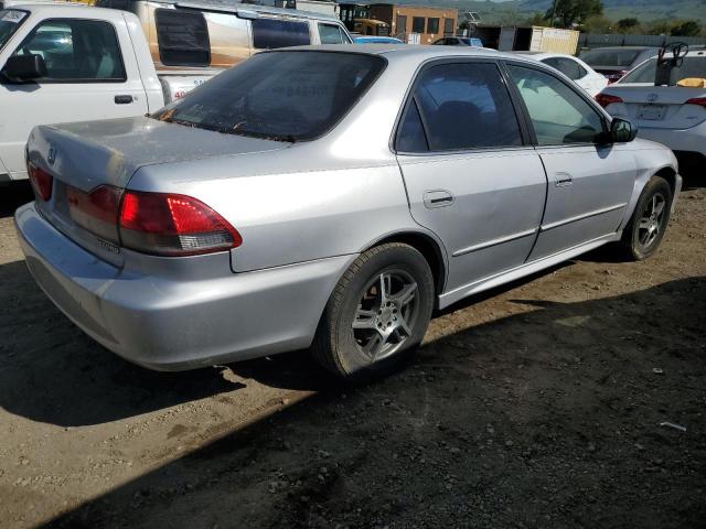 1HGCG16522A018046 - 2002 HONDA ACCORD EX SILVER photo 3