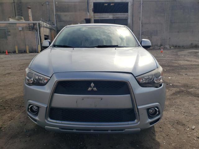 JA4AR4AU9CZ010006 - 2012 MITSUBISHI OUTLANDER SE SILVER photo 5