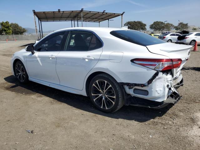 4T1G11AK5LU354896 - 2020 TOYOTA CAMRY SE WHITE photo 2