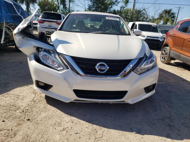 1N4AL3AP3GC133259 - 2016 NISSAN ALTIMA 2.5 WHITE photo 5