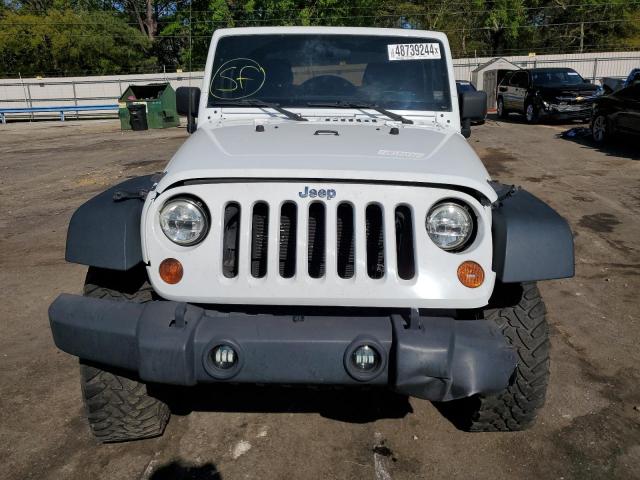 1C4AJWAG3DL664930 - 2013 JEEP WRANGLER SPORT WHITE photo 5