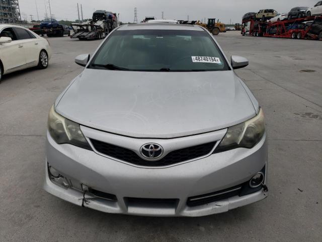 4T1BF1FK9CU015188 - 2012 TOYOTA CAMRY BASE SILVER photo 5